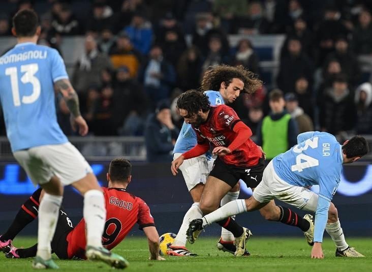 kaiyun.com-从风云突变拉齐奥今晨官宣签约到国际米兰今夜回应争议，纽卡斯尔今晚篮板制胜 