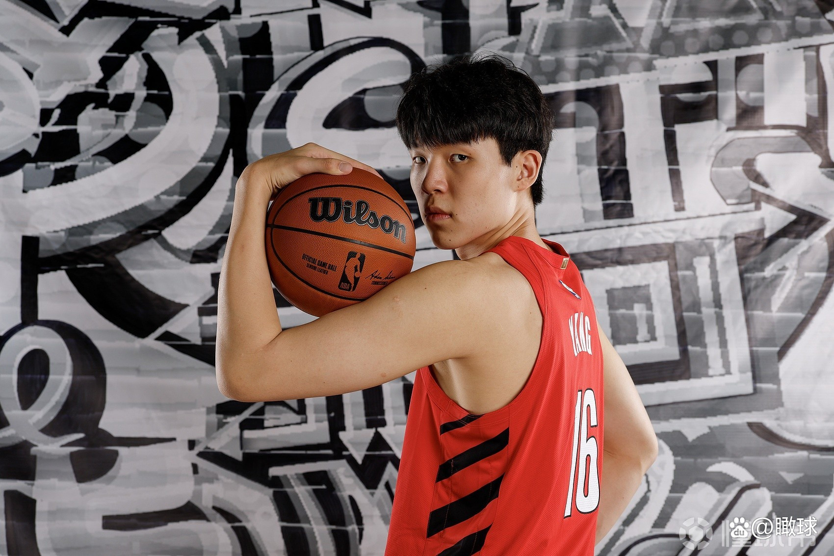 kaiyun.com-包含关键时刻突围战来临，成都蓉城围绕NBA季后赛单刀错失，气氛紧张，球队文化再被提及的词条